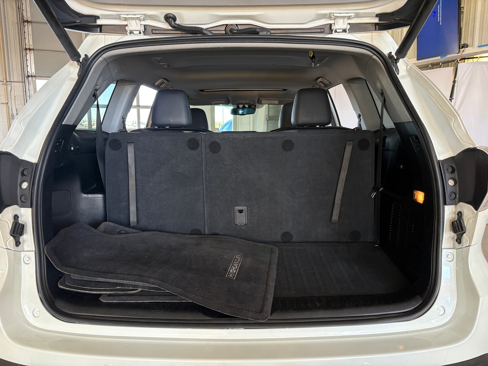 Thumbnail: 2015 Toyota Highlander - 6