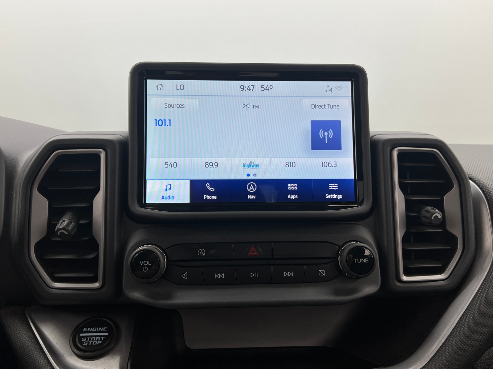 Thumbnail: 2022 Ford Bronco Sport - 4