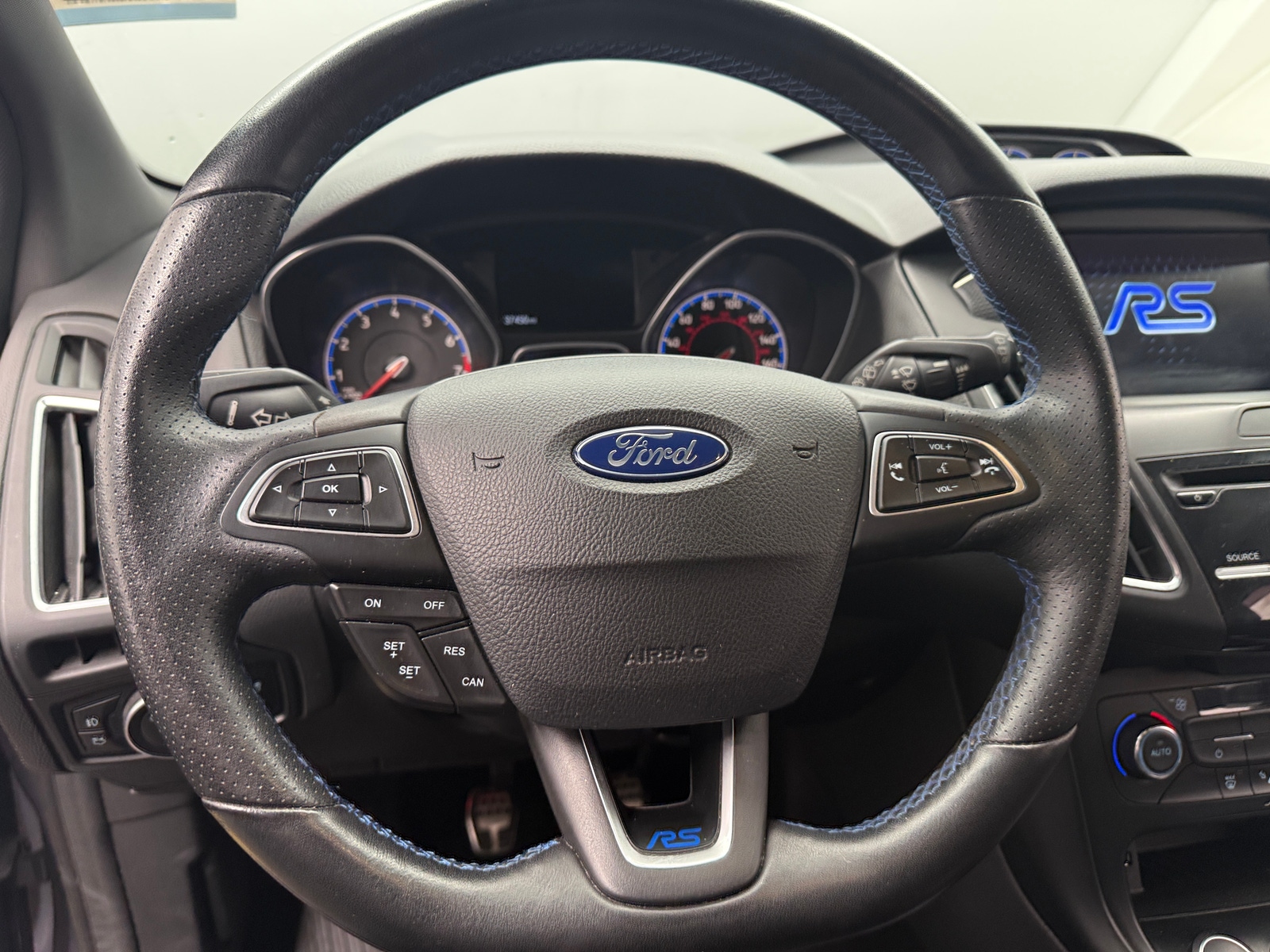 Thumbnail: 2017 Ford Focus - 4