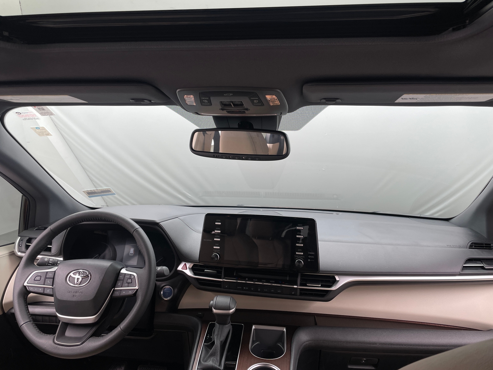 Thumbnail: 2023 Toyota Sienna - 2