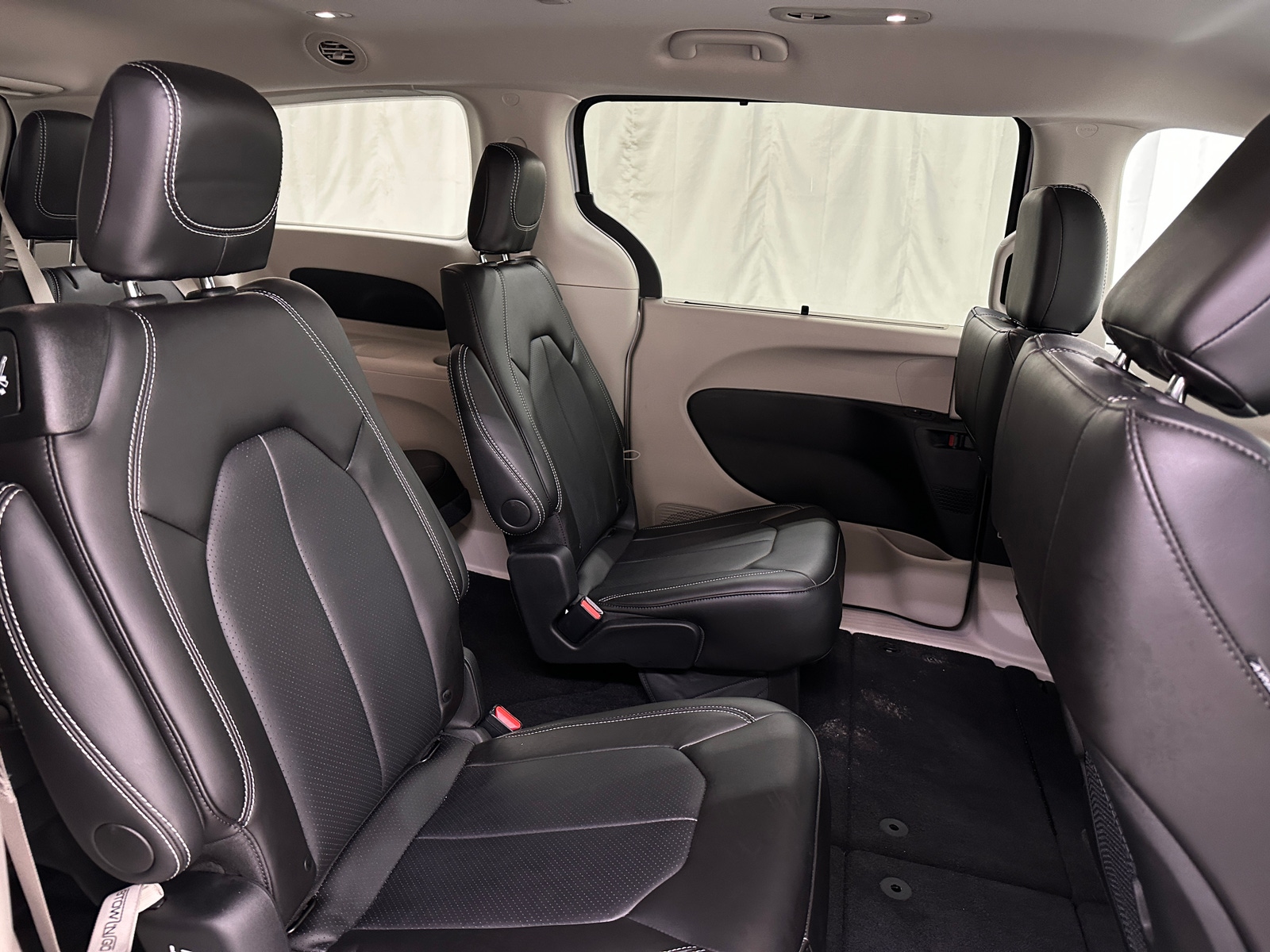 Thumbnail: 2024 Chrysler Pacifica - 5