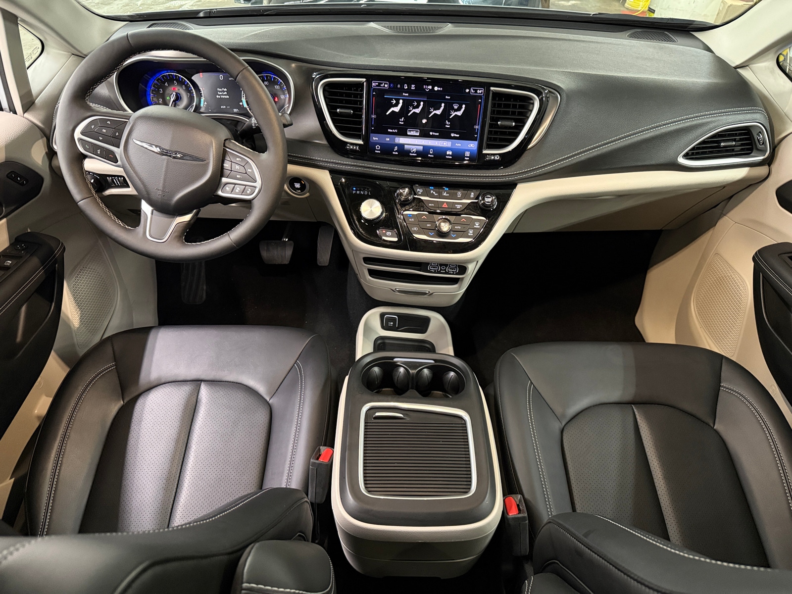 Thumbnail: 2024 Chrysler Pacifica - 2