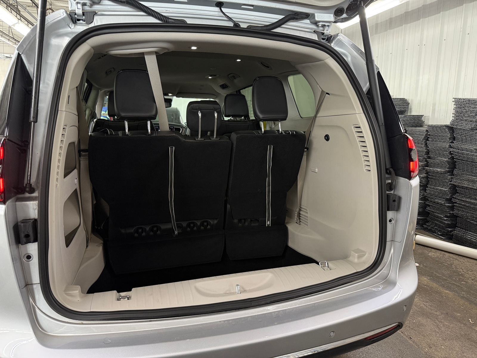 Thumbnail: 2024 Chrysler Pacifica - 6