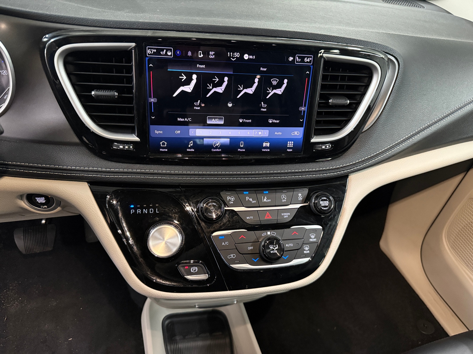 Thumbnail: 2024 Chrysler Pacifica - 3