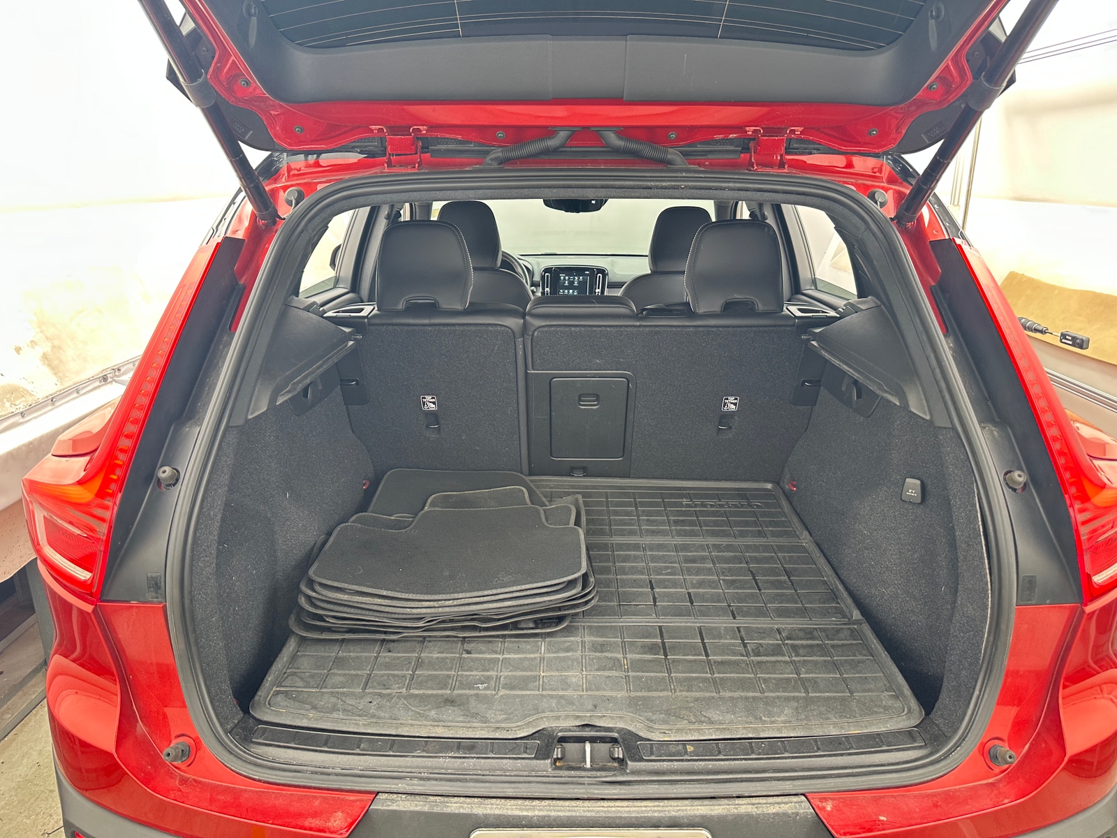 Thumbnail: 2021 Volvo XC40 - 6