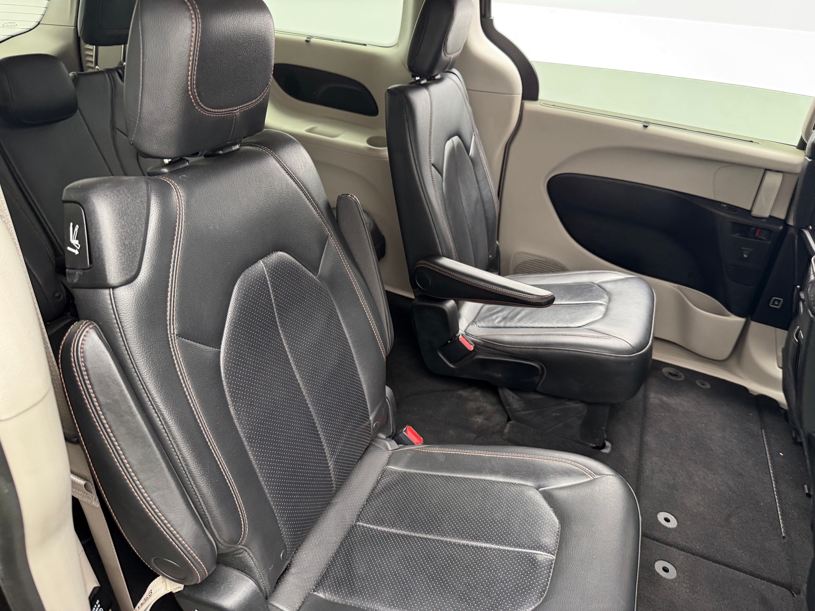 Thumbnail: 2017 Chrysler Pacifica - 5