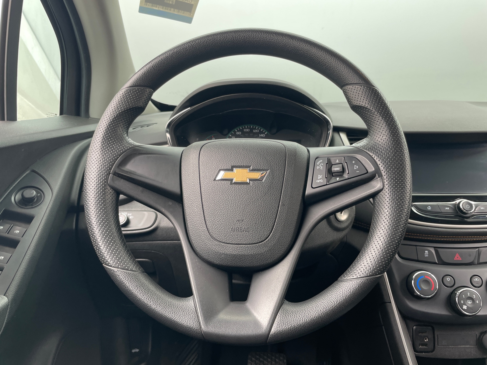 Thumbnail: 2017 Chevrolet Trax - 5