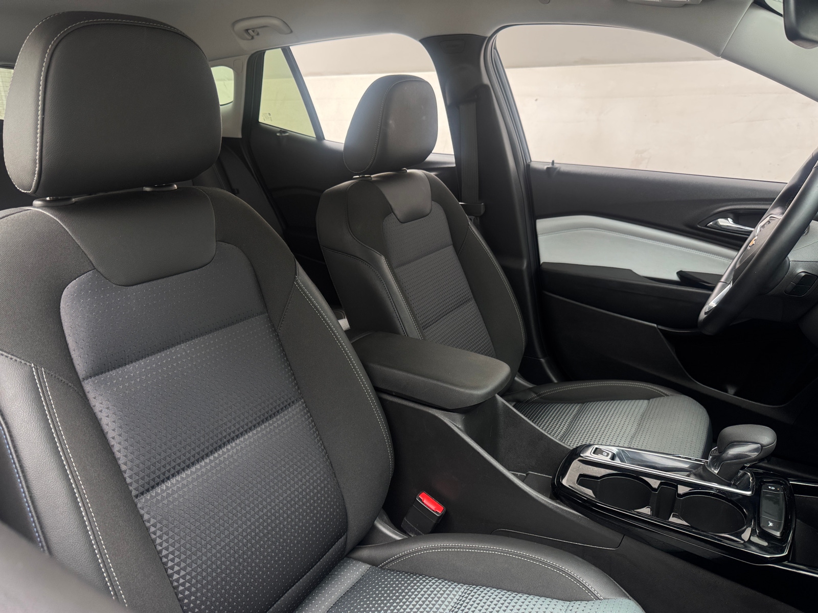 Thumbnail: 2025 Chevrolet Trax - 2