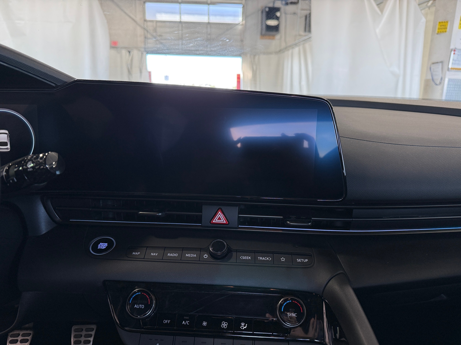 Thumbnail: 2025 Hyundai Elantra - 4