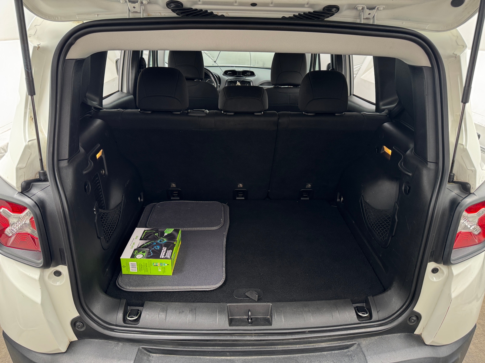 Thumbnail: 2017 Jeep Renegade - 7