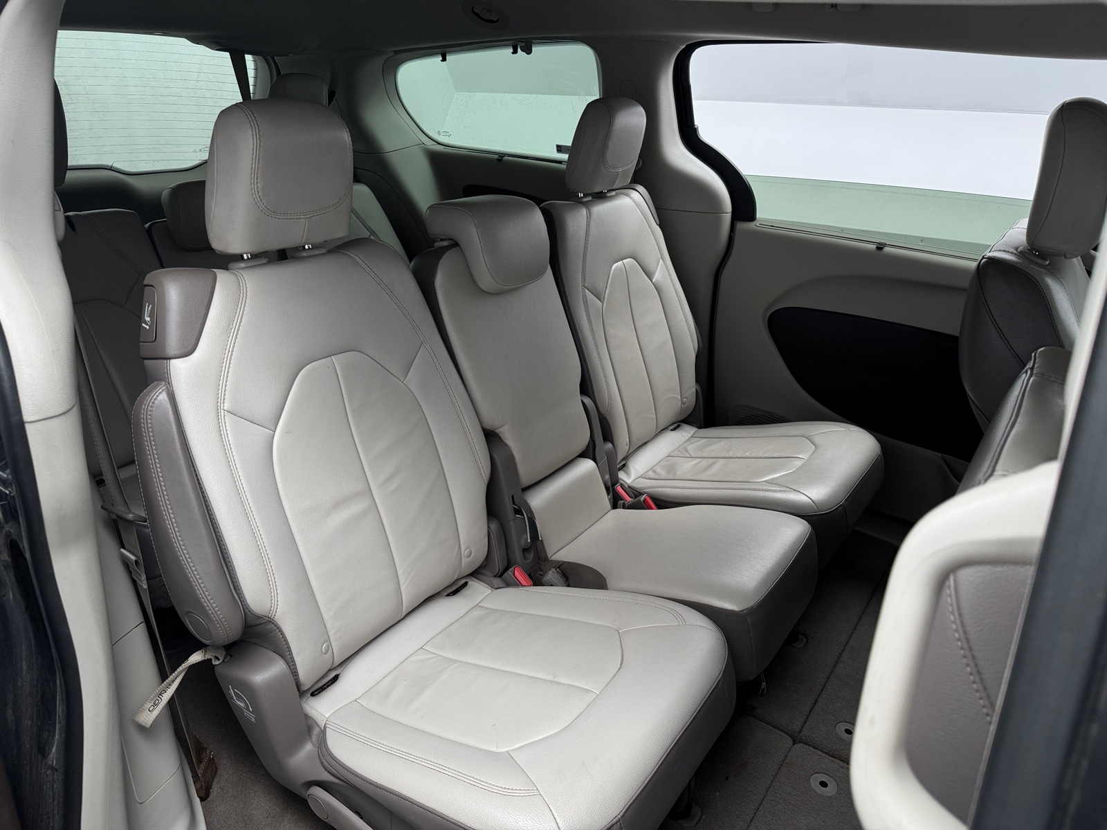 Thumbnail: 2017 Chrysler Pacifica - 5