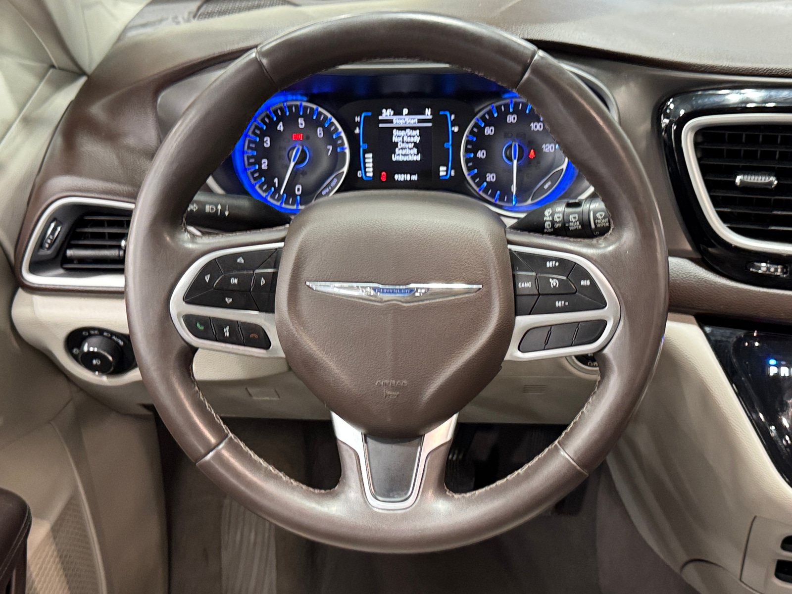 Thumbnail: 2017 Chrysler Pacifica - 4