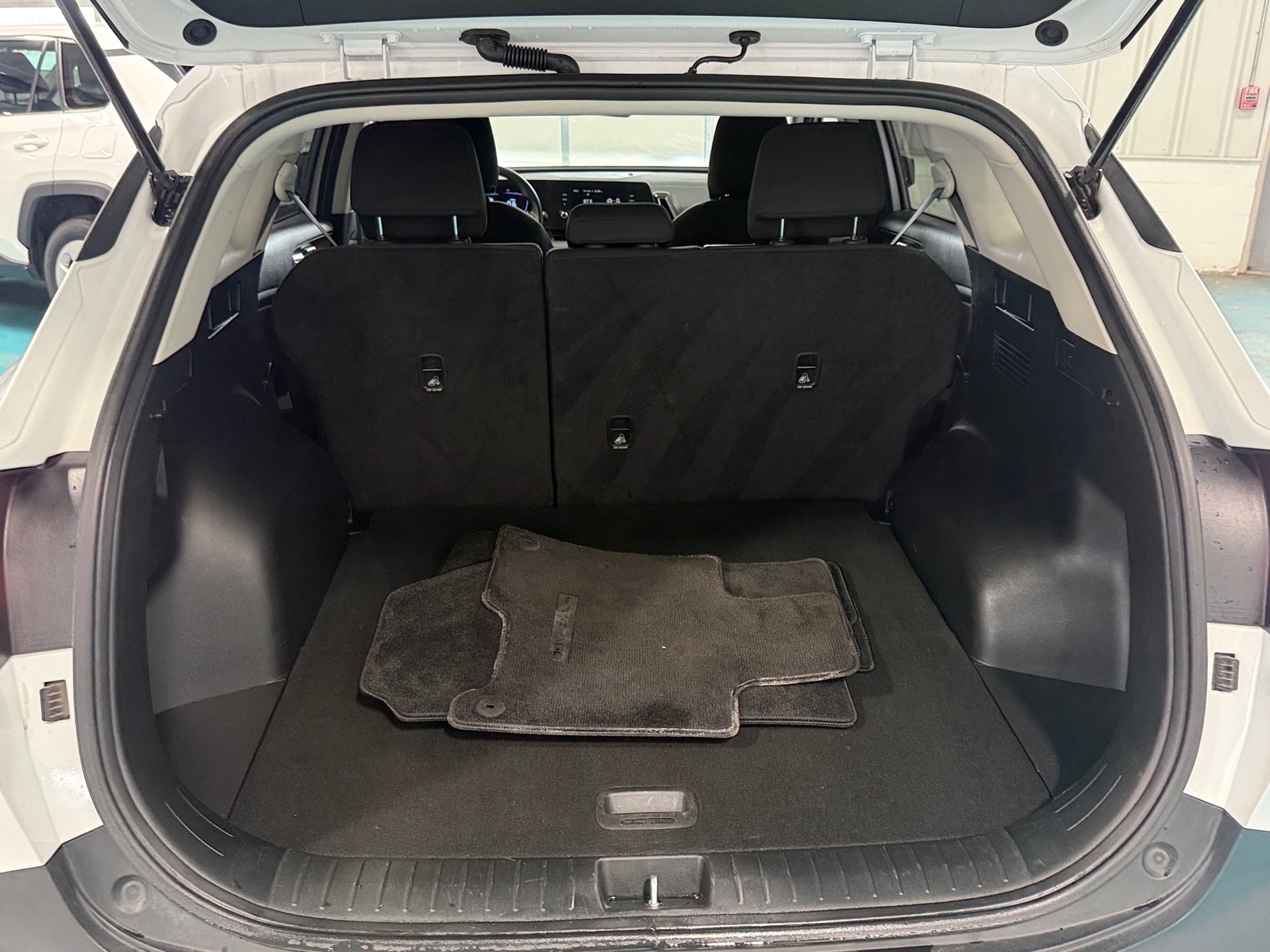 Thumbnail: 2025 Kia Sportage - 7