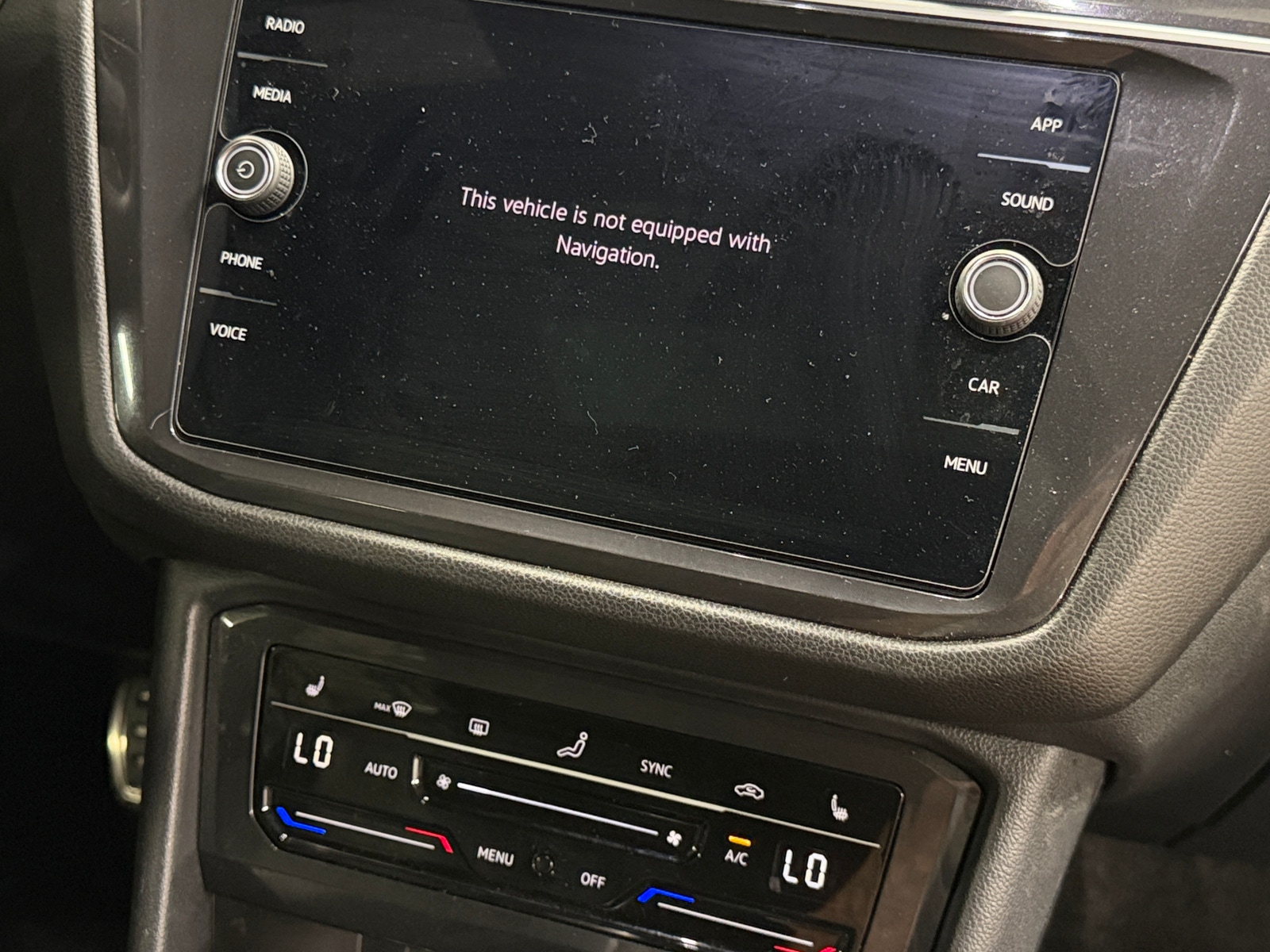 Thumbnail: 2024 Volkswagen Tiguan - 3