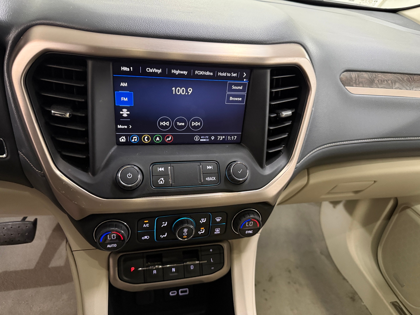 Thumbnail: 2022 GMC Acadia - 3