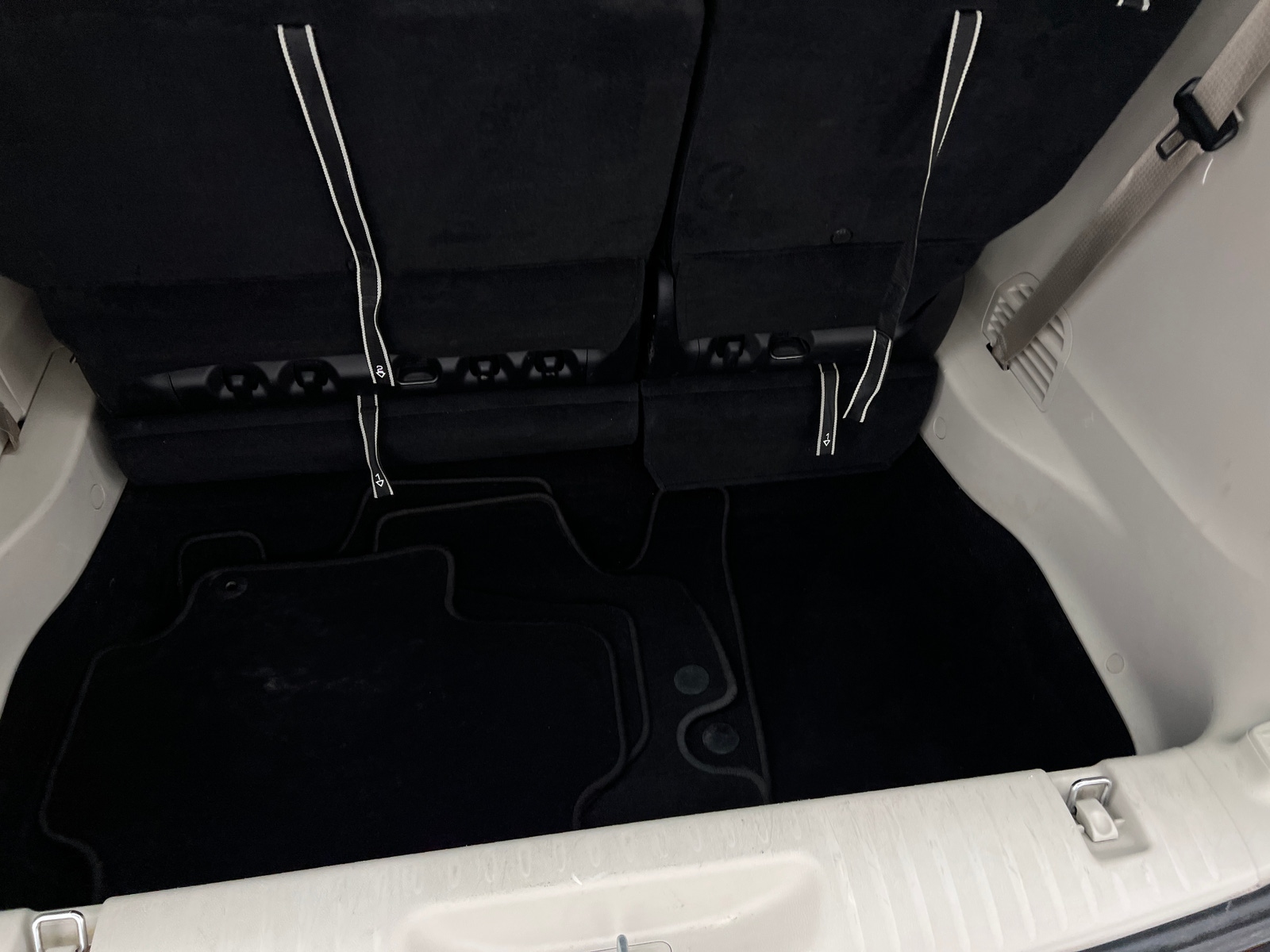 Thumbnail: 2023 Chrysler Pacifica - 6