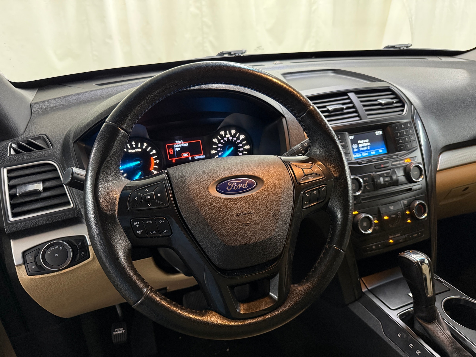 Thumbnail: 2017 Ford Explorer - 5