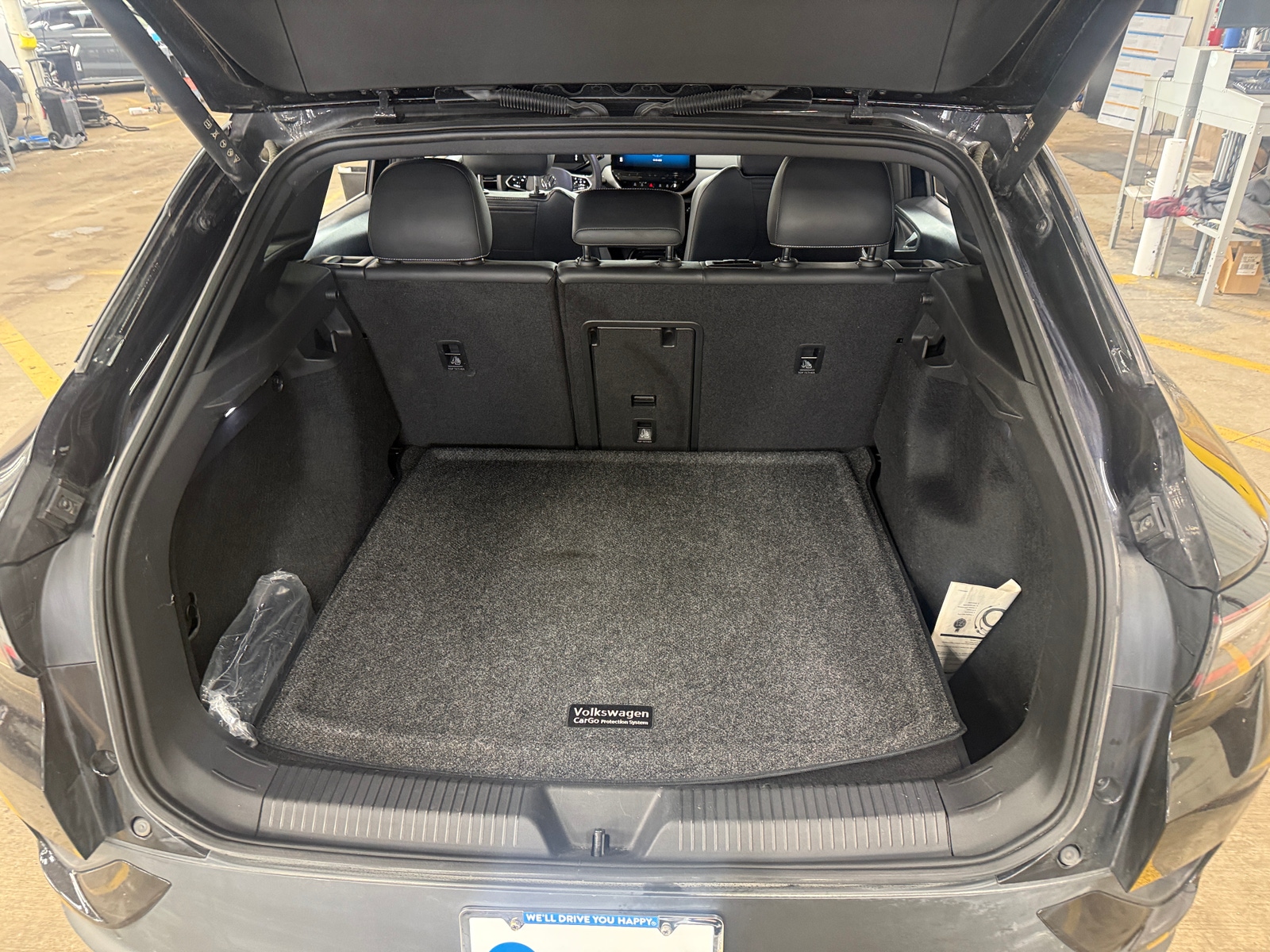 Thumbnail: 2023 Volkswagen ID.4 - 6