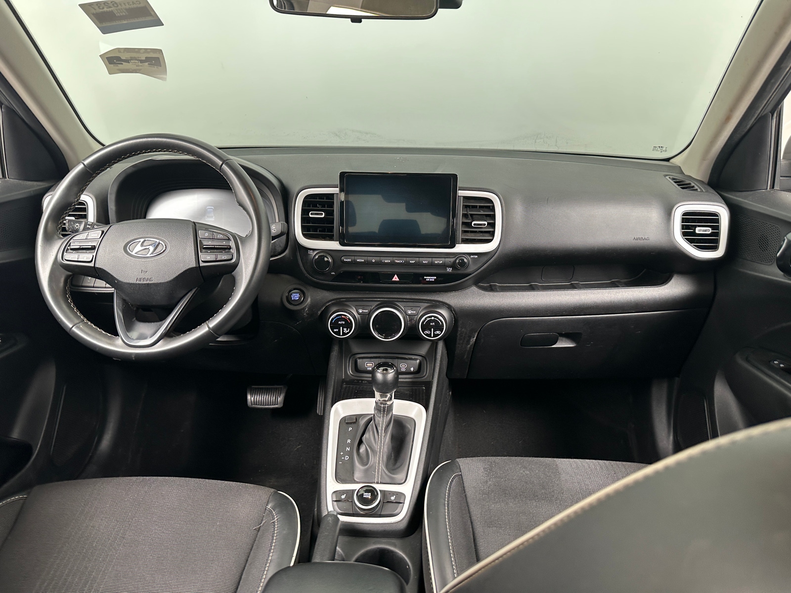 Thumbnail: 2024 Hyundai Venue - 3