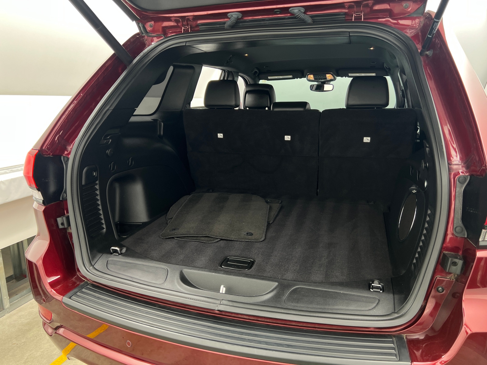 Thumbnail: 2022 Jeep Grand Cherokee - 7