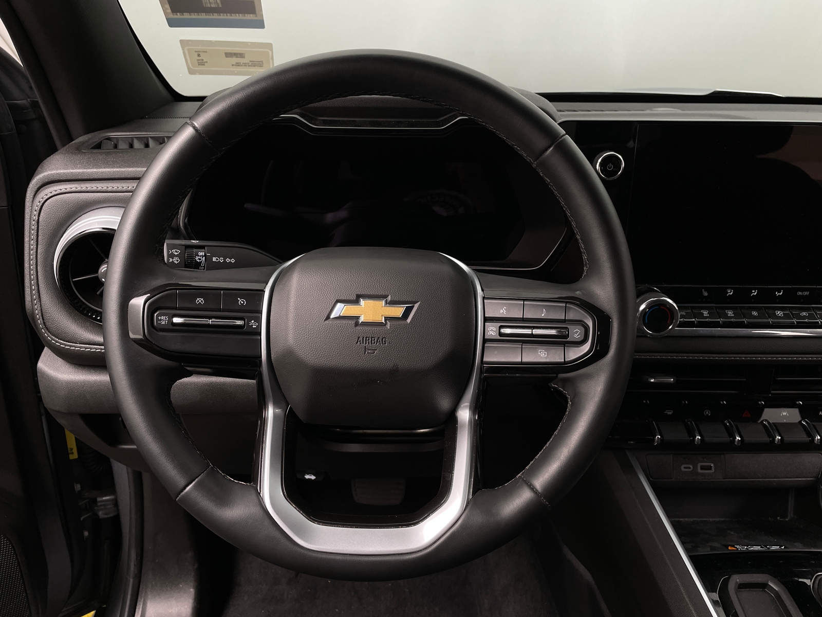 Thumbnail: 2024 Chevrolet Colorado - 5