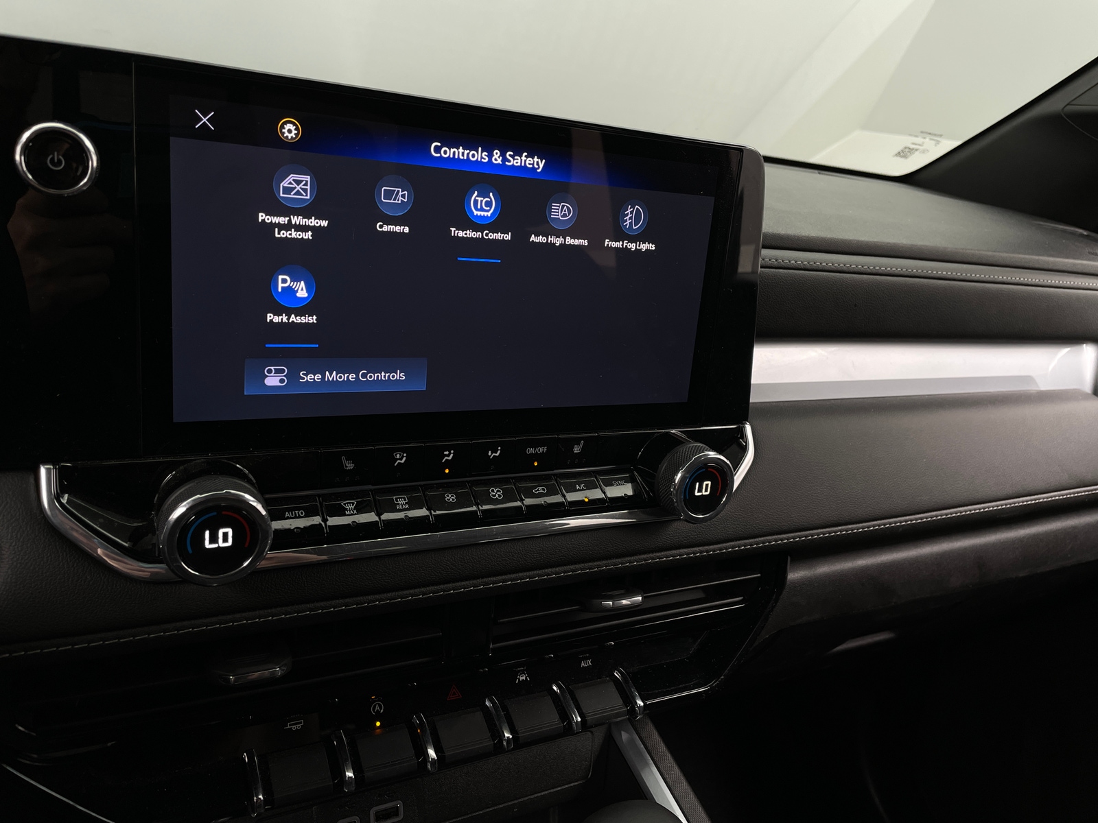 Thumbnail: 2024 Chevrolet Colorado - 4