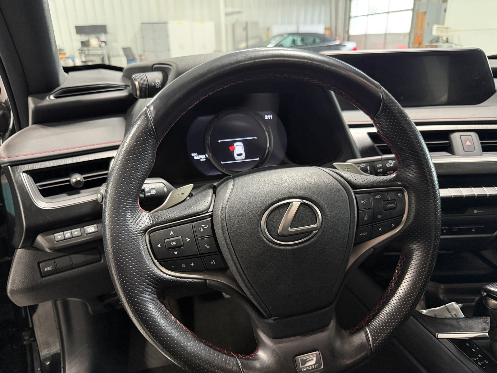 Thumbnail: 2021 Lexus UX - 4