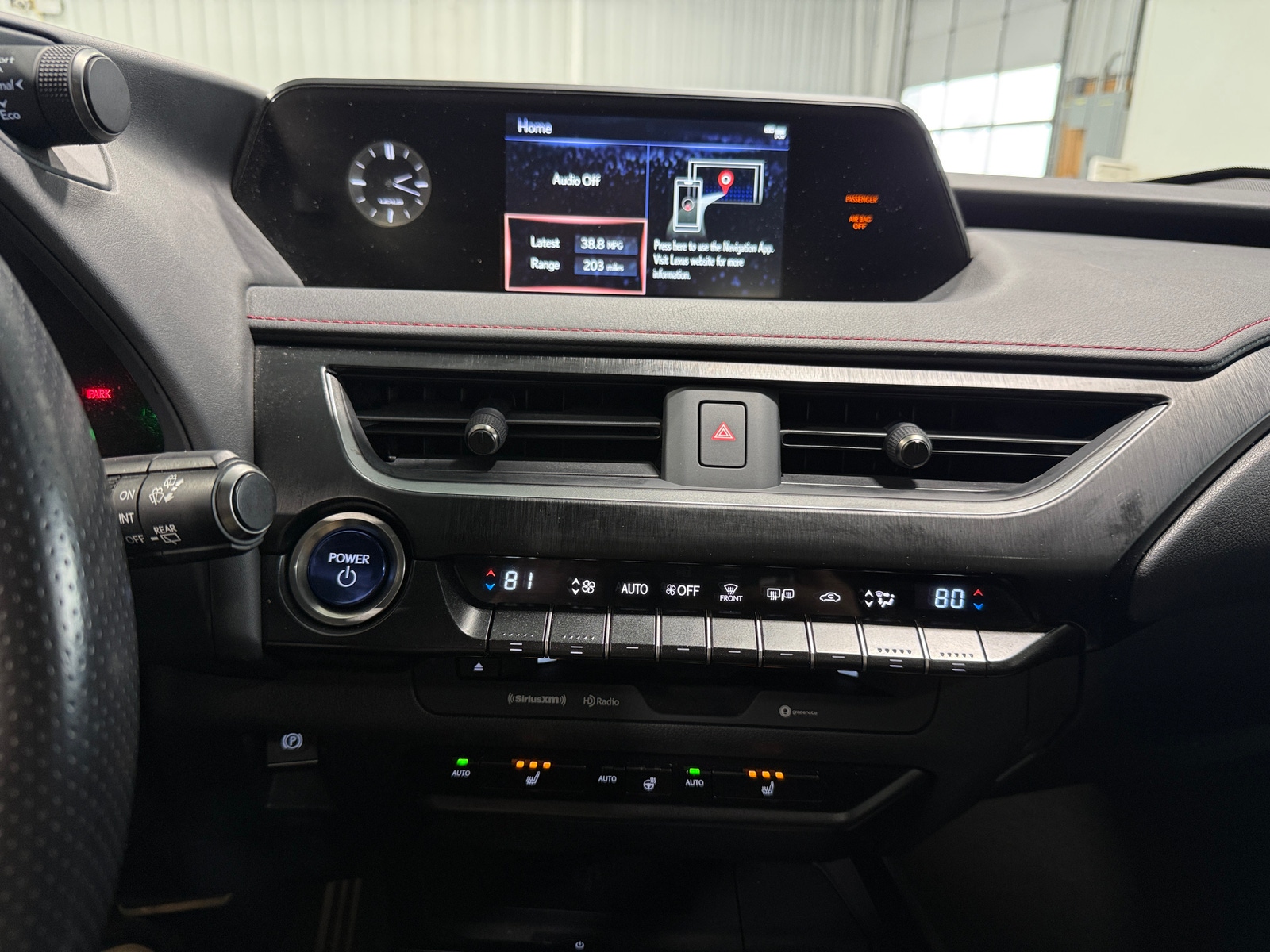 Thumbnail: 2021 Lexus UX - 3