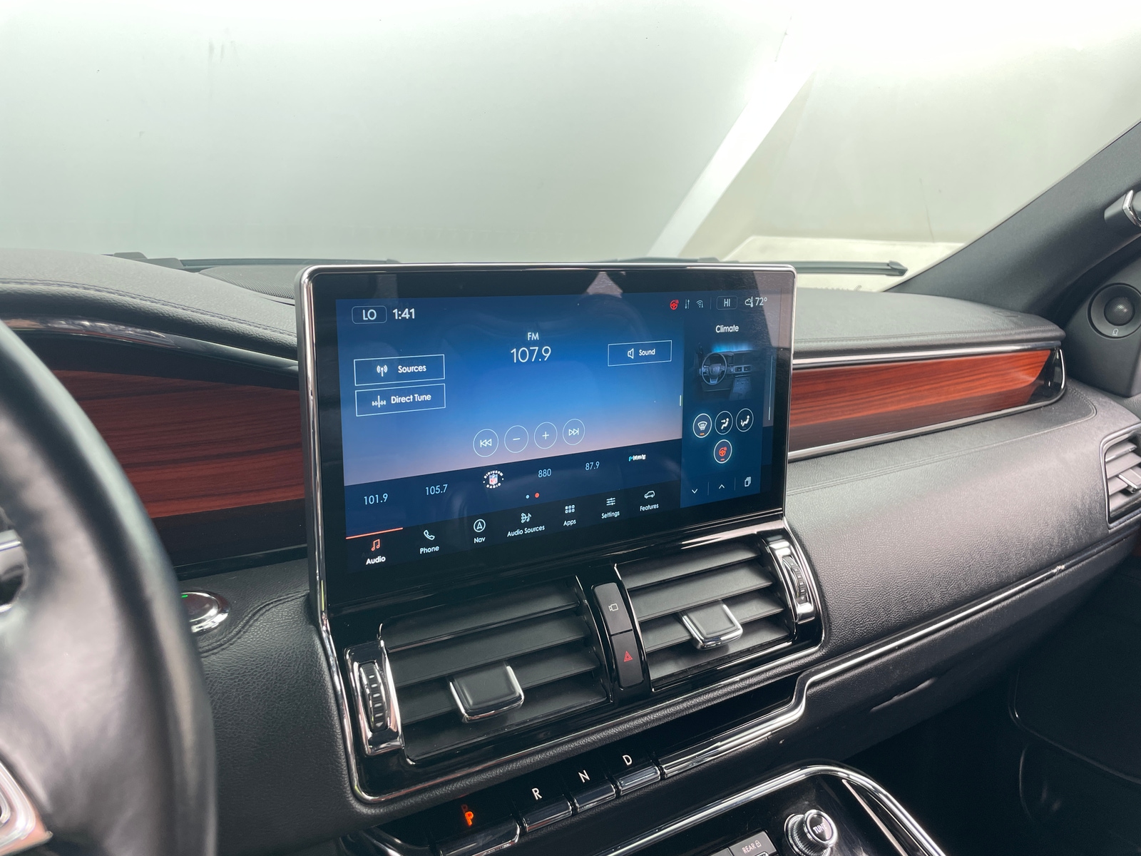 Thumbnail: 2024 Lincoln Navigator L - 3