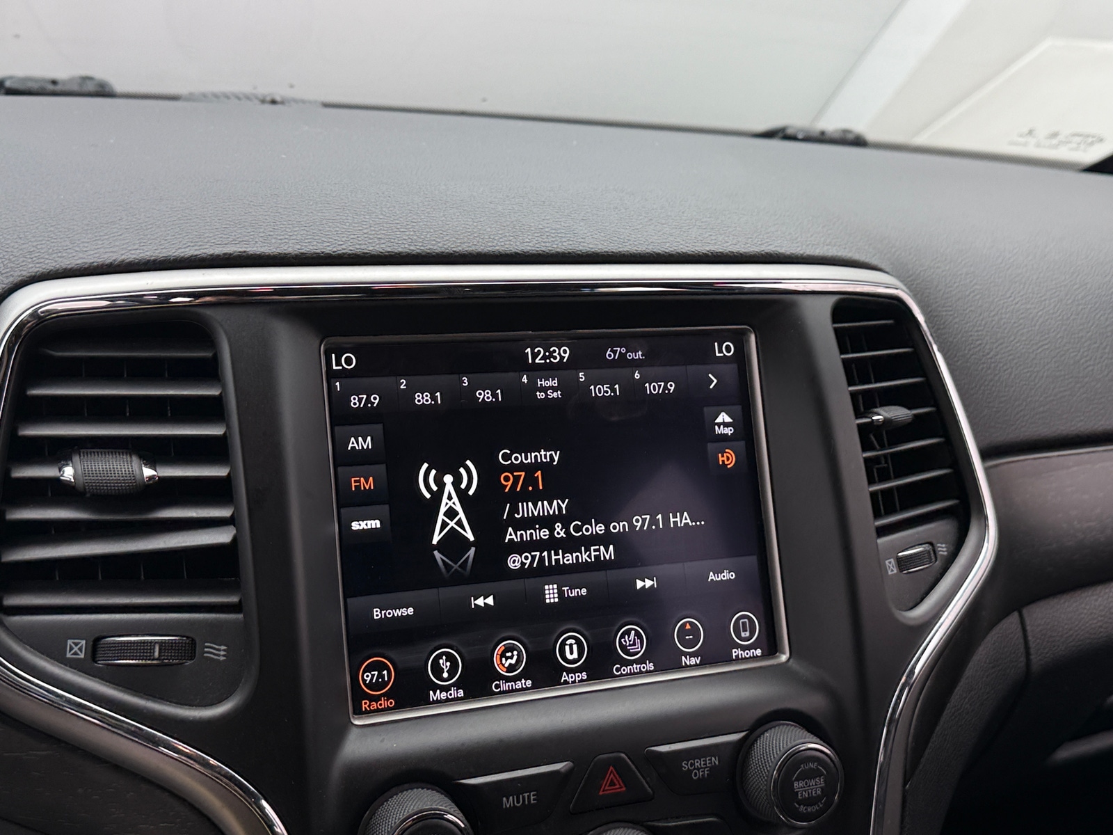 Thumbnail: 2018 Jeep Grand Cherokee - 3