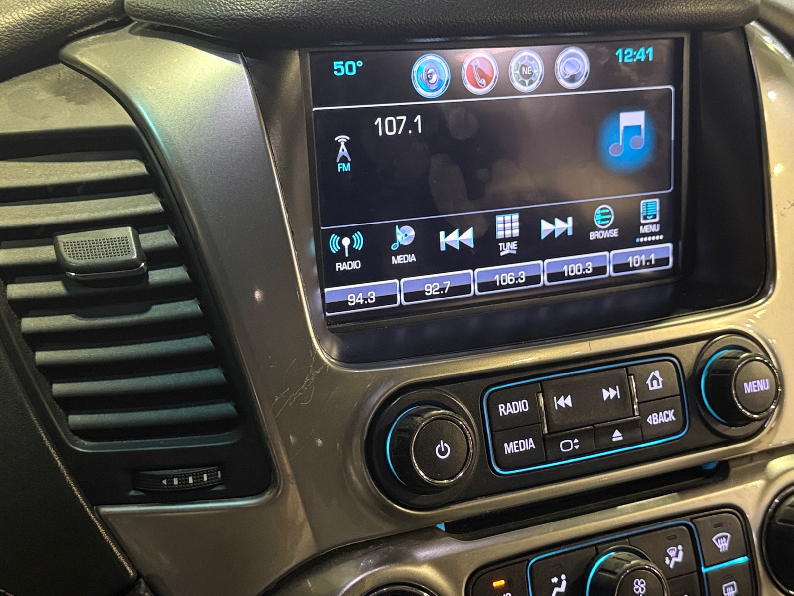 Thumbnail: 2017 Chevrolet Suburban - 3