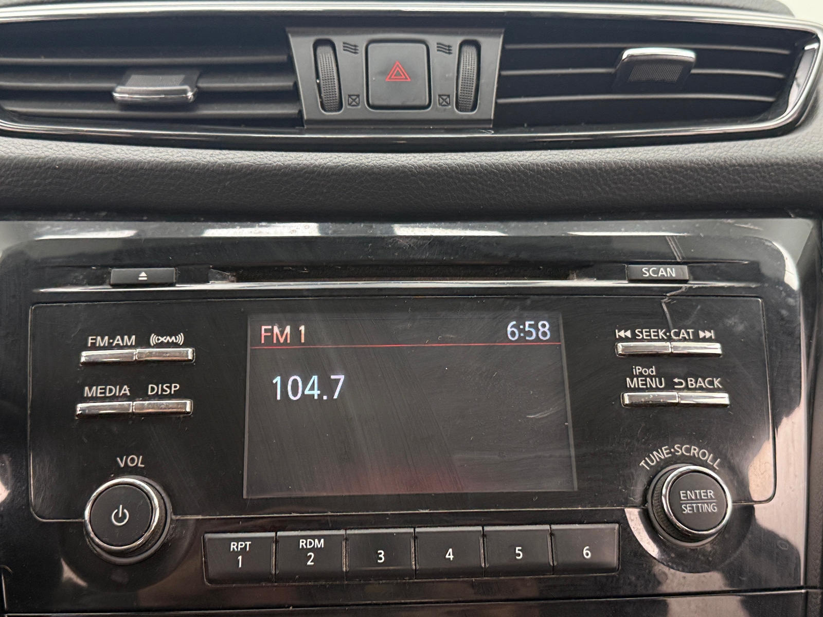 Thumbnail: 2018 Nissan Rogue Sport - 4