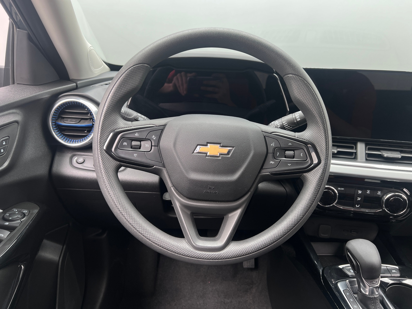 Thumbnail: 2025 Chevrolet Trax - 5