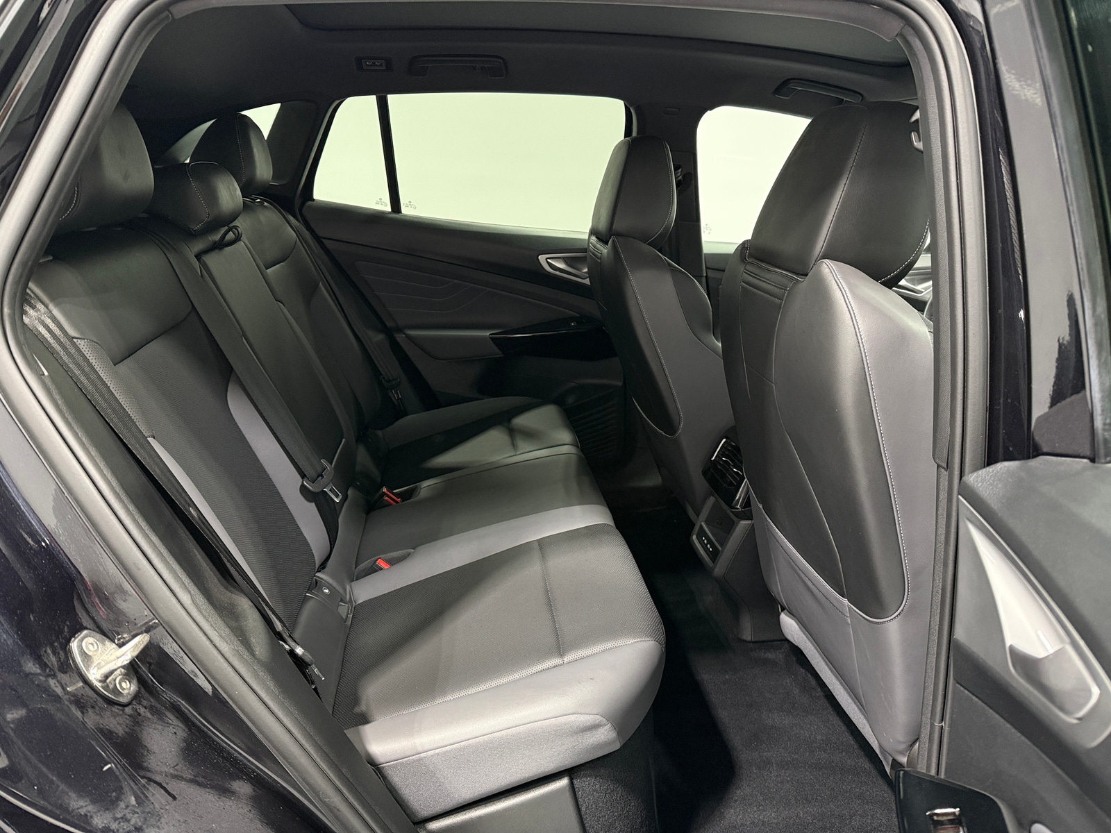 Thumbnail: 2023 Volkswagen ID.4 - 5