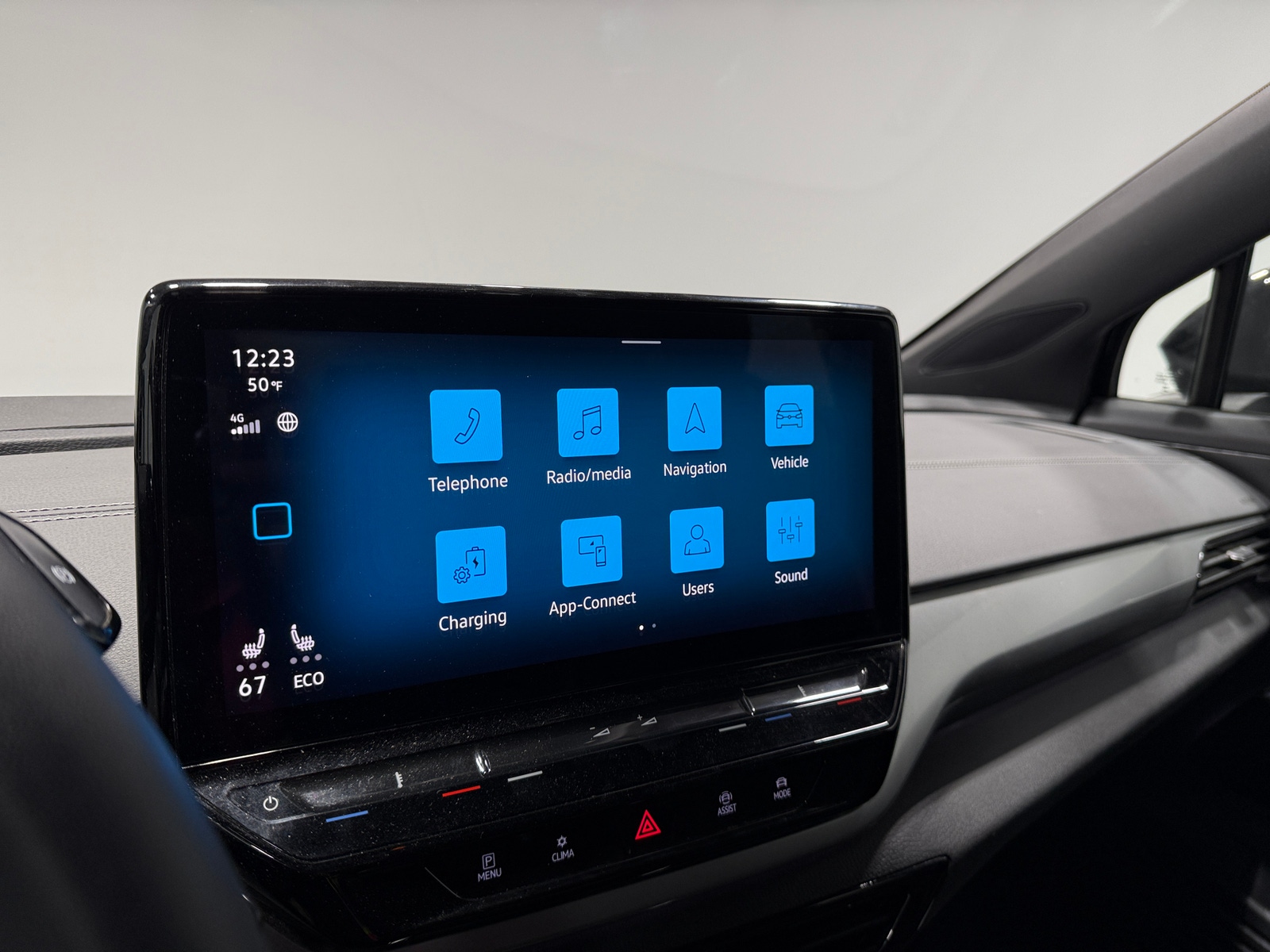 Thumbnail: 2023 Volkswagen ID.4 - 3