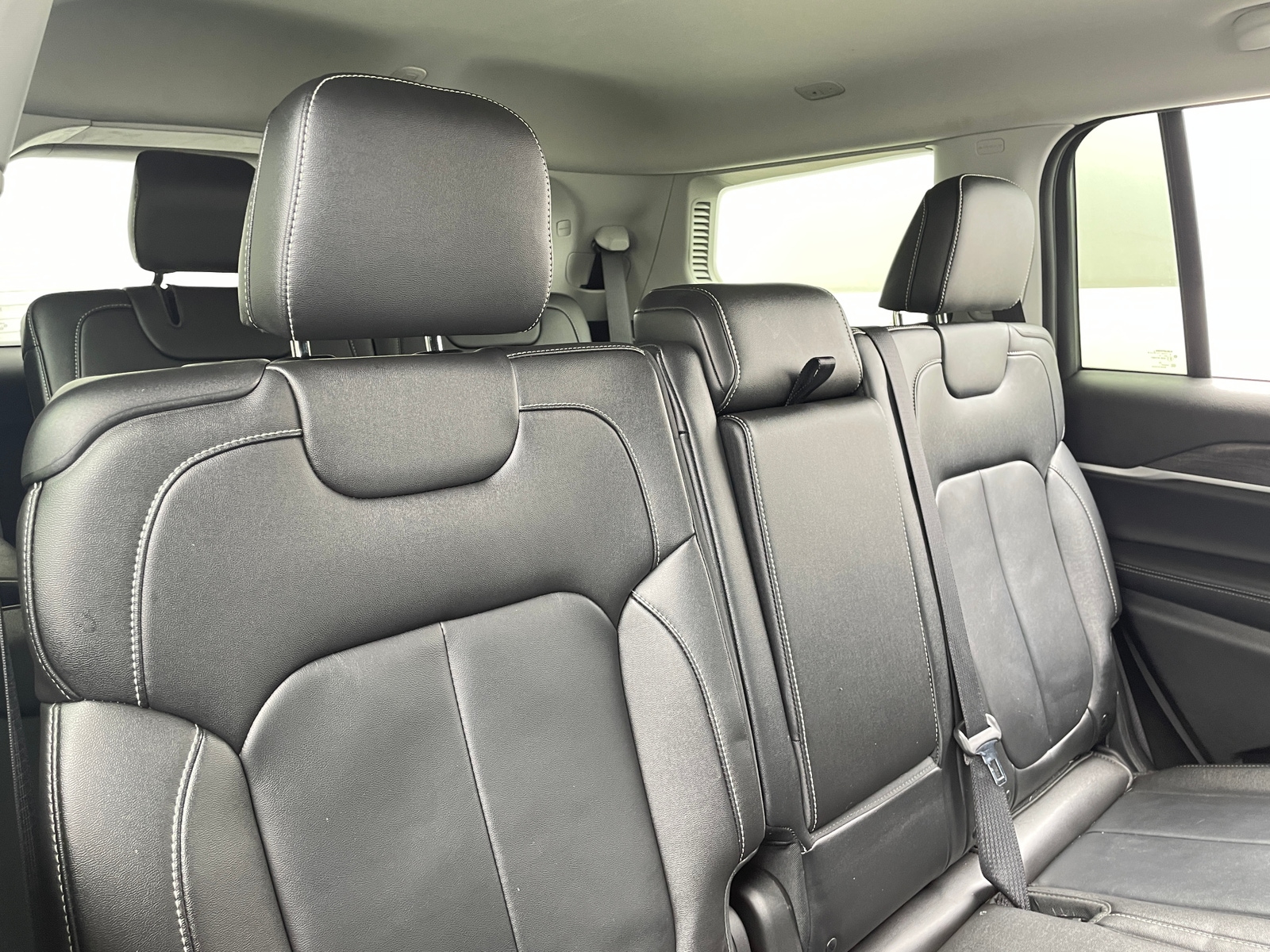 Thumbnail: 2023 Jeep Grand Cherokee L - 5