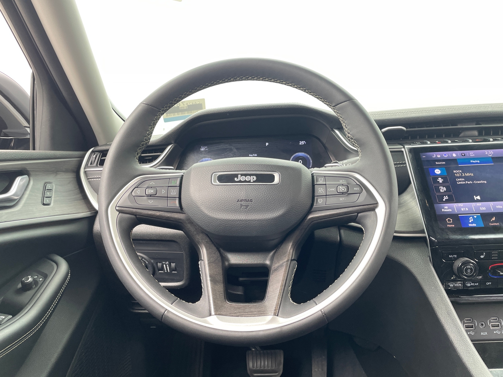 Thumbnail: 2023 Jeep Grand Cherokee L - 4