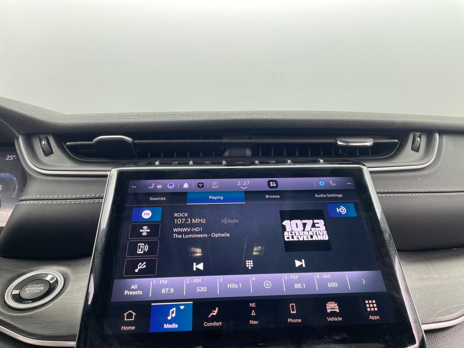 Thumbnail: 2023 Jeep Grand Cherokee L - 3