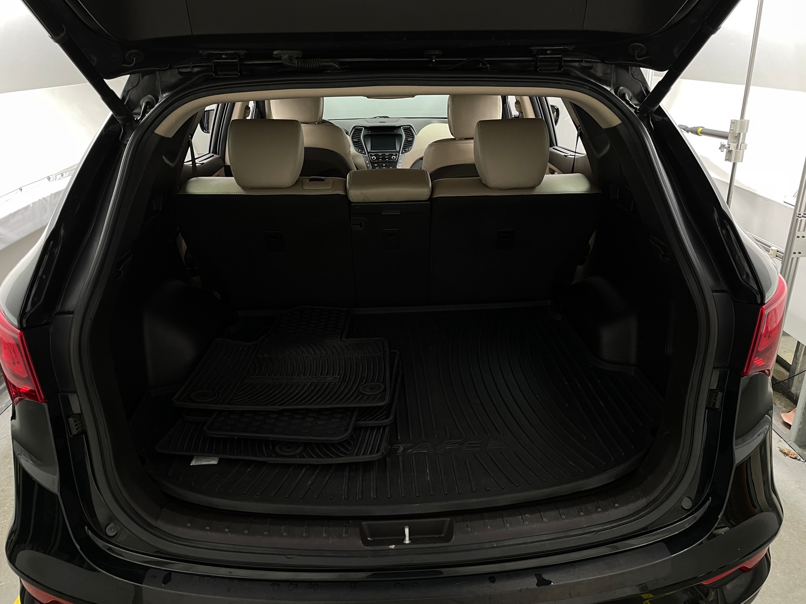 Thumbnail: 2017 Hyundai Santa Fe - 6