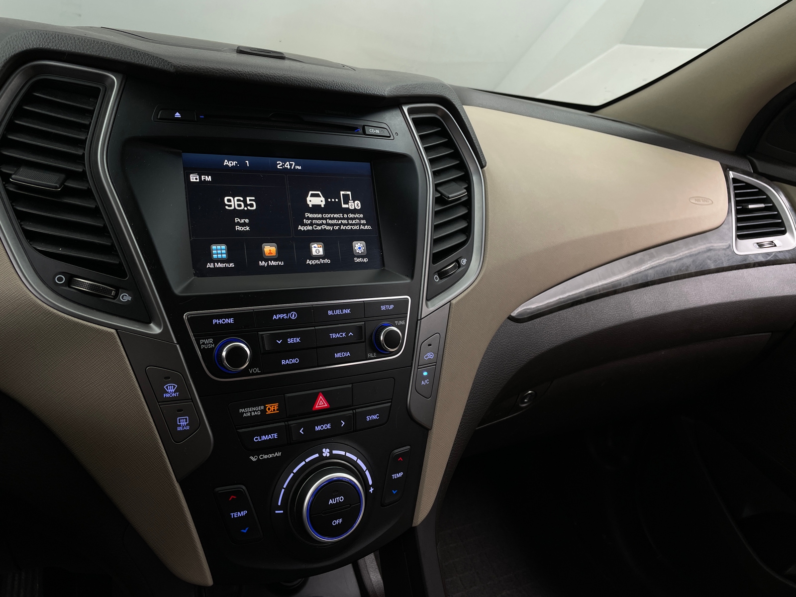 Thumbnail: 2017 Hyundai Santa Fe - 3