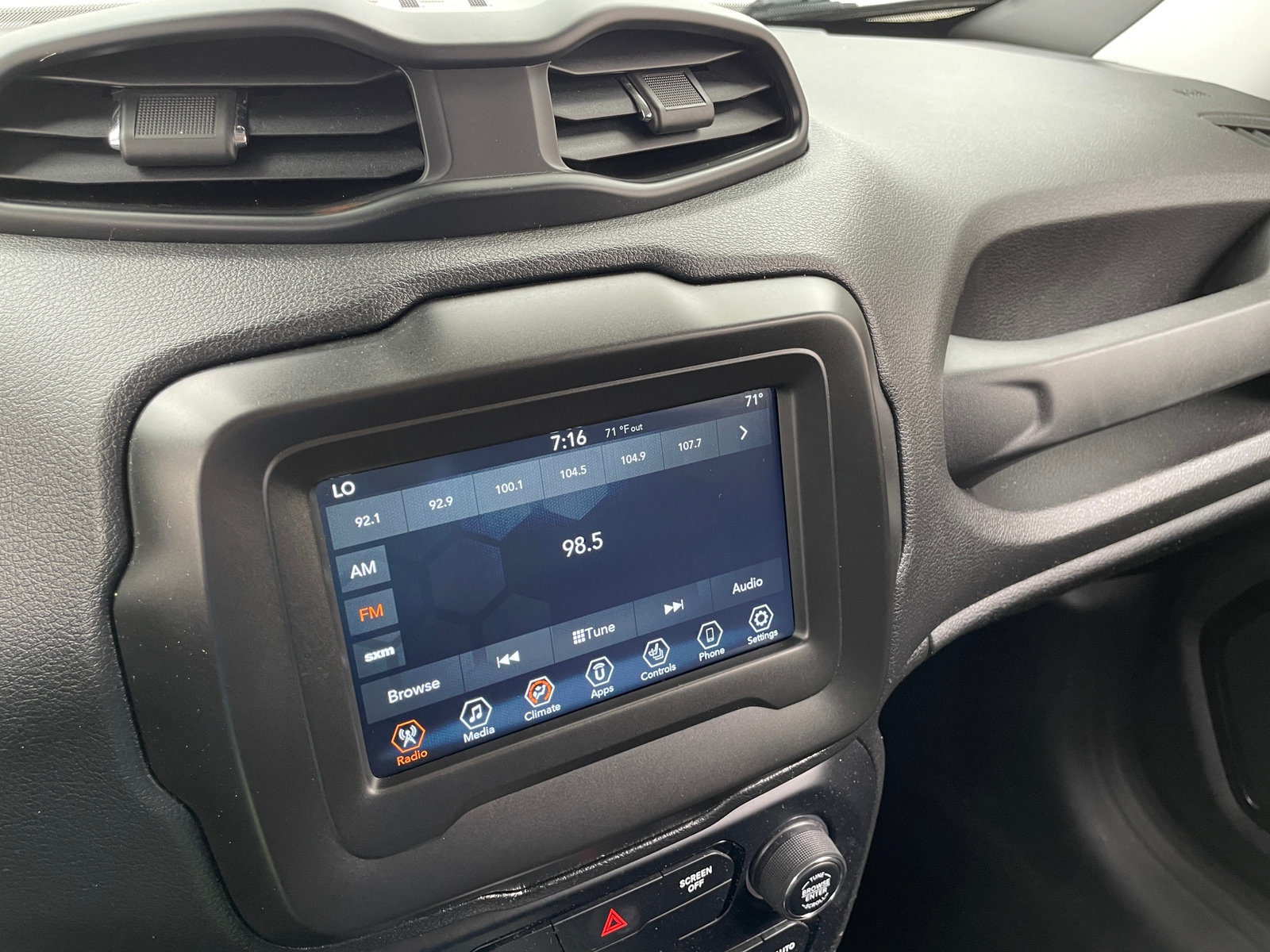 Thumbnail: 2020 Jeep Renegade - 4