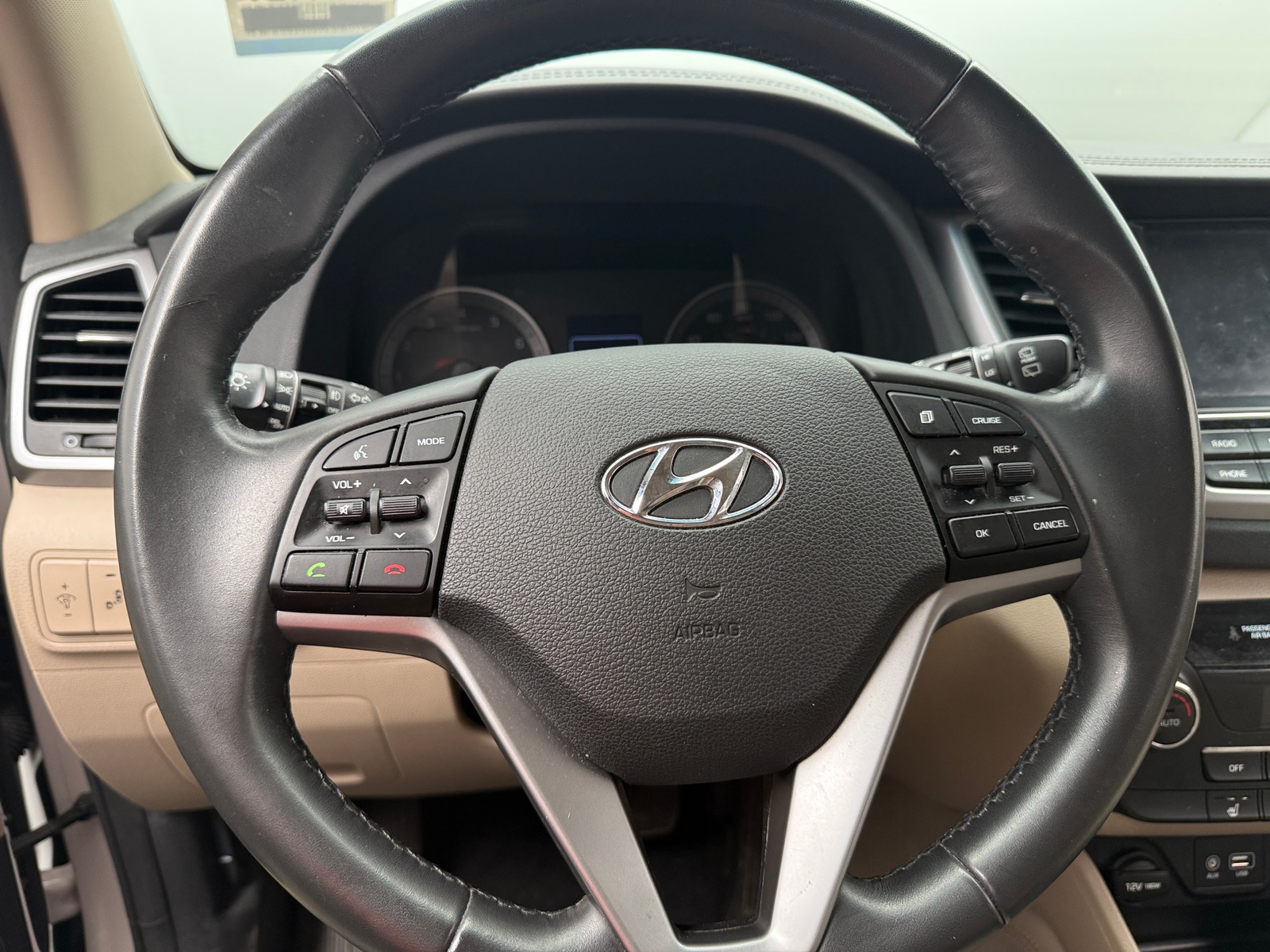 Thumbnail: 2017 Hyundai Tucson - 4