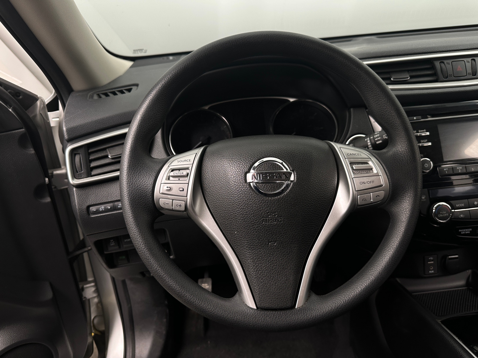 Thumbnail: 2016 Nissan Rogue - 5