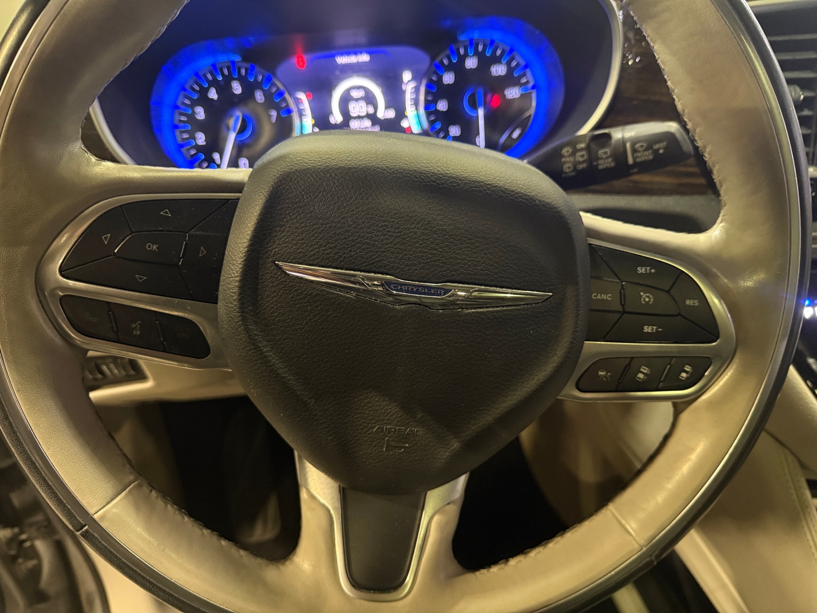 Thumbnail: 2021 Chrysler Pacifica - 4