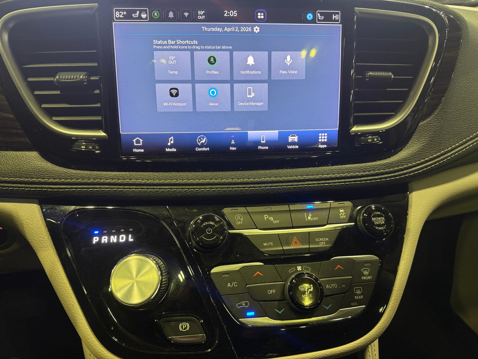 Thumbnail: 2021 Chrysler Pacifica - 3