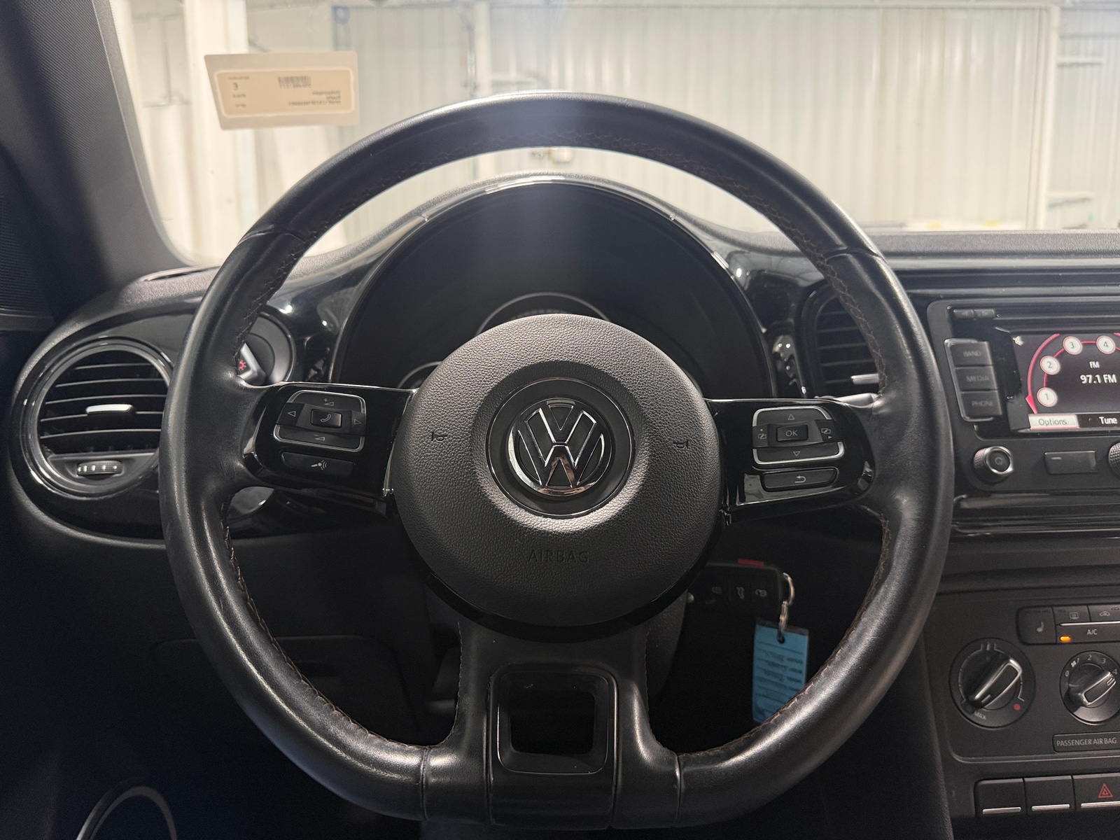 Thumbnail: 2015 Volkswagen Beetle - 5