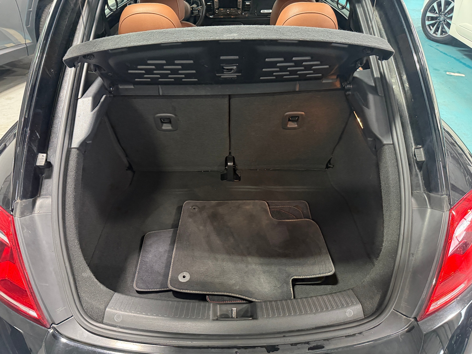 Thumbnail: 2015 Volkswagen Beetle - 7