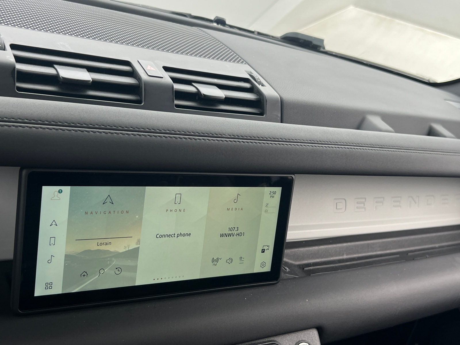 Thumbnail: 2024 Land Rover Defender - 3