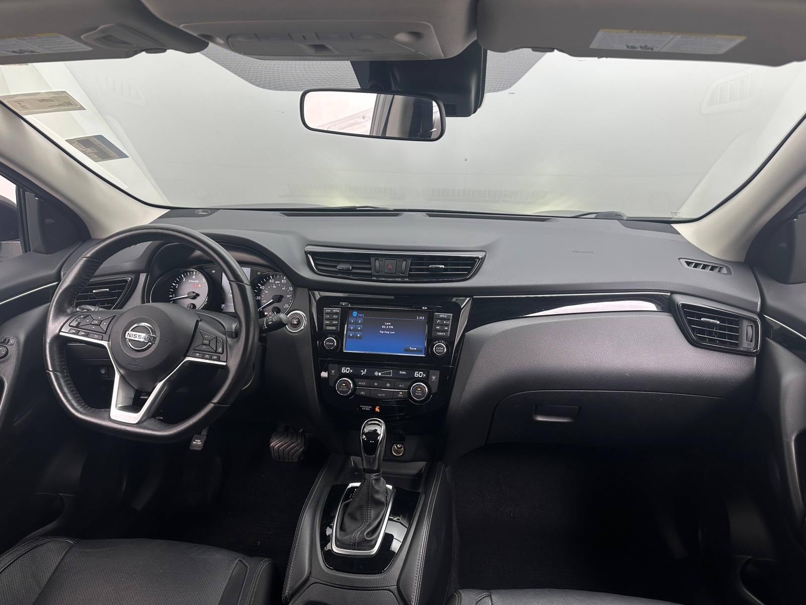 Thumbnail: 2017 Nissan Rogue Sport - 2