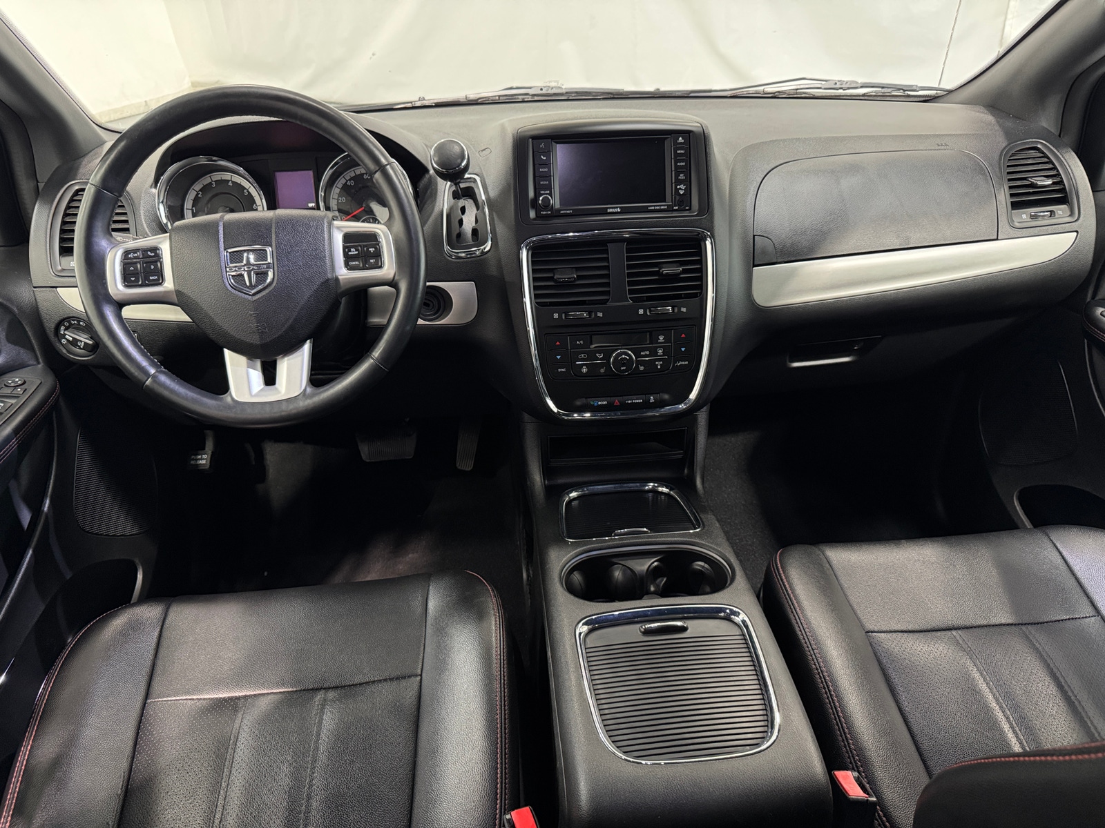Thumbnail: 2019 Dodge Grand Caravan - 2